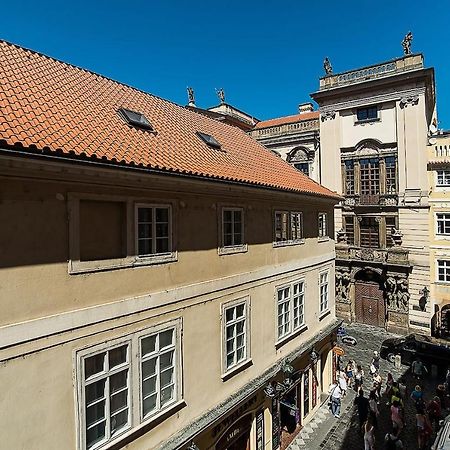 Newly Renovated 1-Bed Apartment At Charles Bridge Prag Exterior foto