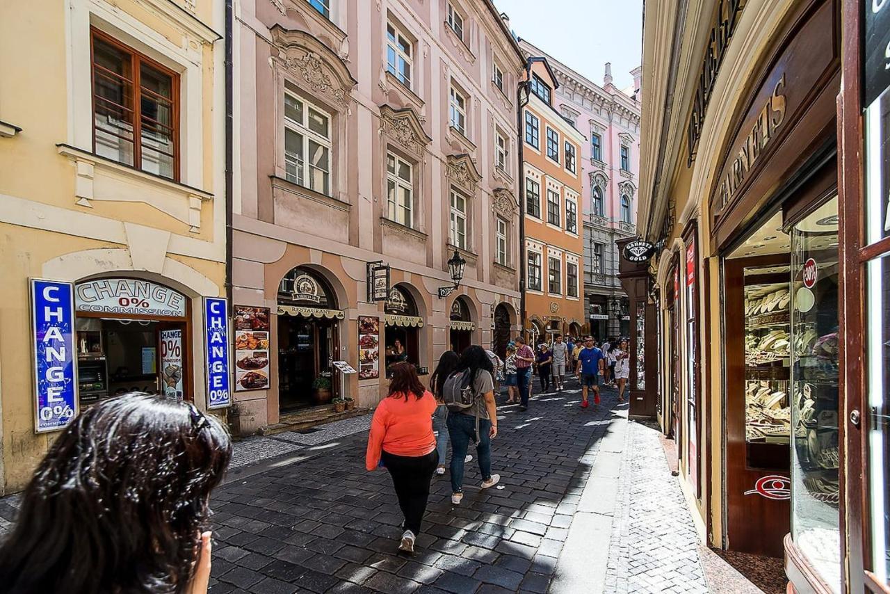 Newly Renovated 1-Bed Apartment At Charles Bridge Prag Exterior foto
