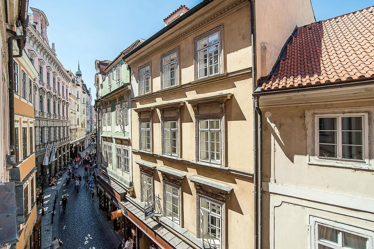 Newly Renovated 1-Bed Apartment At Charles Bridge Prag Exterior foto